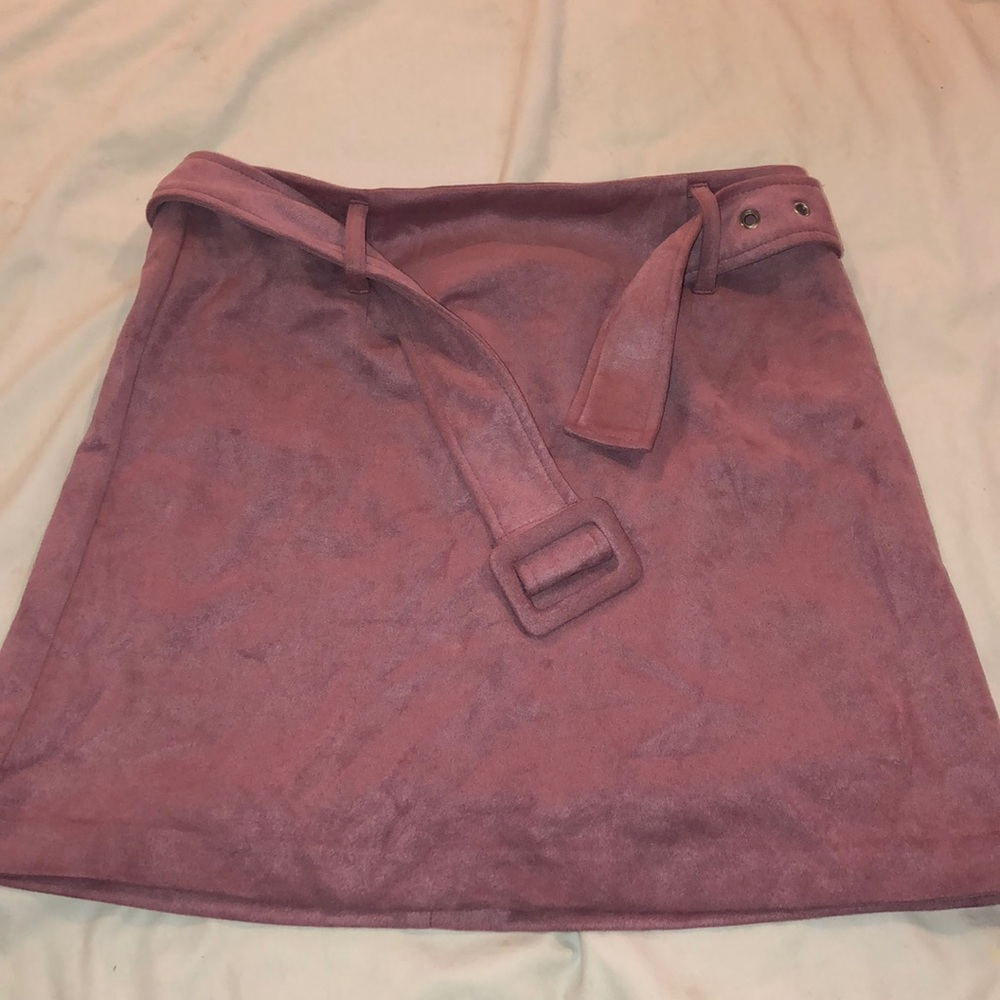 Suede mauve skirt with belt